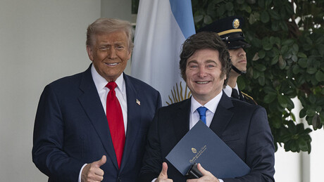 Trump coloca bilhões em jogo e faz alerta à Argentina: país terá de continuar à direita