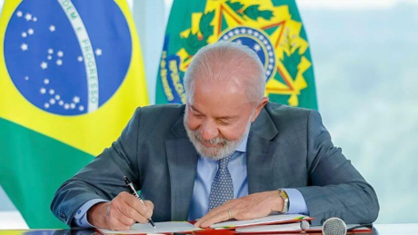Lula sanciona programa que perdoa dívidas de MEIs e amplia teto de faturamento