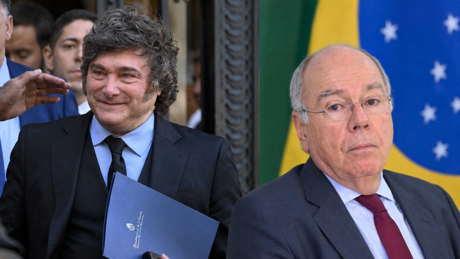 'Dissemina notícias falsas': Itamaraty reage às agressões de Javier Milei contra o Brasil