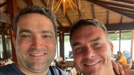 PF descobre sala secreta em hangar usado por amigo de Flávio Bolsonaro - Estadão
