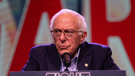 Bernie Sanders e deputados dos EUA cobram Meta por suposto favorecimento a Flávio Bolsonaro