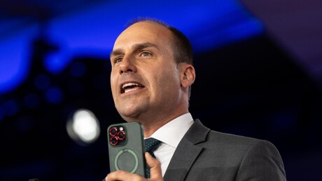 Eduardo Bolsonaro questiona urnas e defende que Flávio deixe o Brasil se perder eleição