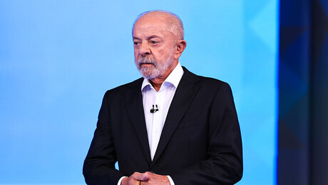 Lula desafia Flávio a abrir contas bancárias e questiona compra de casa de R$ 10 milhões