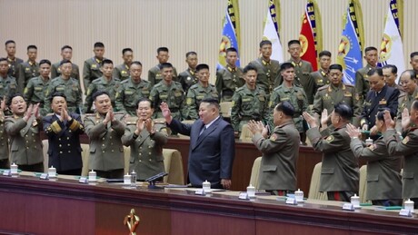Kim Jong-un ordena uma 'revolução militar' para construir o 'exército mais forte do mundo'