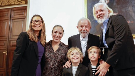Assange: Lula lutou pela minha liberdade, os Bolsonaro não fizeram nada