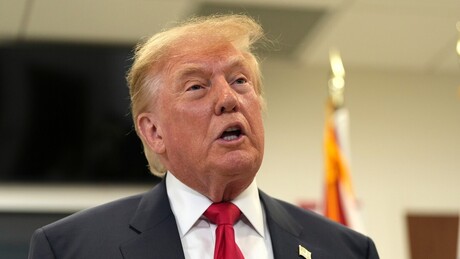 Trump promete fazer negócios com Rússia e Ucrânia, mas impõe condição