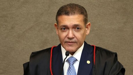 Em recuo, presidente do TSE autoriza transporte federal para indígenas votarem