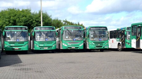 PT pede multa de R$ 1 milhão por hora contra prefeito de Salvador por ônibus nas garagens