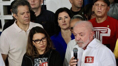 VÍDEO: Lula pede prorrogação da votação após denúncias de falta de ônibus em SP e na Bahia