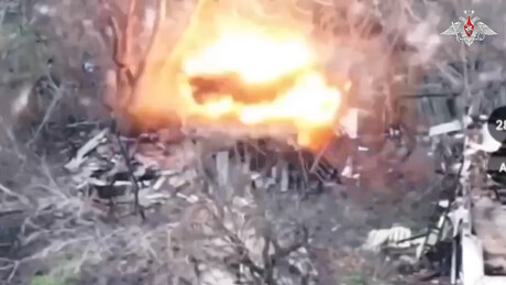 VÍDEO: Tropas russas eliminam equipamento militar e soldados inimigos; outra localidade é libertada