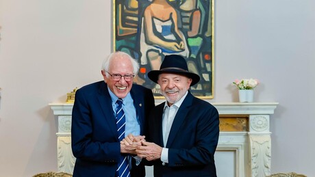Bernie Sanders parabeniza Lula por 'vitória extraordinária' e destaca defesa da democracia