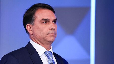 PF aciona autoridades da Argentina para apurar se Flávio deixou o Brasil — imprensa