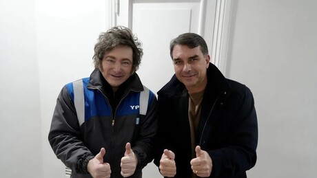 Oposição argentina cobra investigação a Milei por possível passagem de Flávio Bolsonaro pelo país