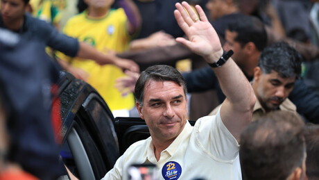 IMAGENS: veja o jatinho particular que levou Flávio Bolsonaro e família aos EUA