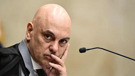 Nos bastidores, ministros de Lula e do STF criticam ordem de cancelar passaportes de Flávio Bolsonaro