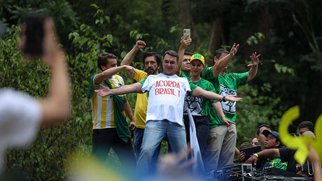 'Brasil com Z': Diferentes versões da carta de Flávio Bolsonaro circulam nas redes; entenda