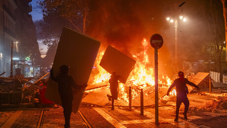 França quer fazer manifestantes pagarem por danos materiais em protestos mesmo que não tenham os provocado