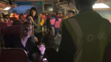 Trem de alta velocidade sofre pane e fica parado em túnel na Espanha