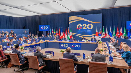 Vieira recebe cumprimentos de 10 chanceleres pela vitória de Lula em reunião do G20 nos EUA — Folha