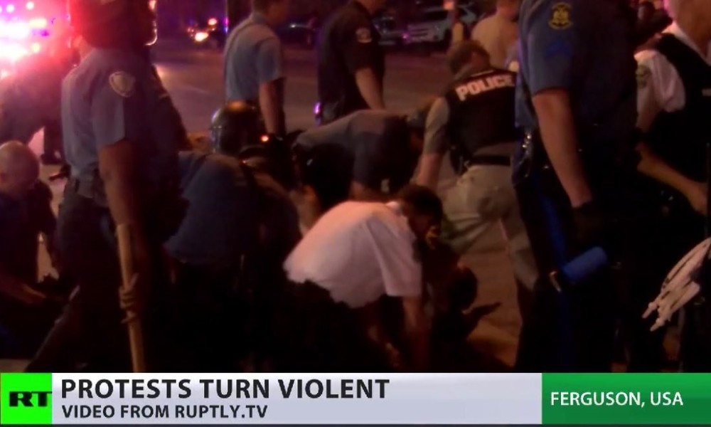 Proteste in Ferguson flammen wieder auf - Polizeigewalt in den USA hält an