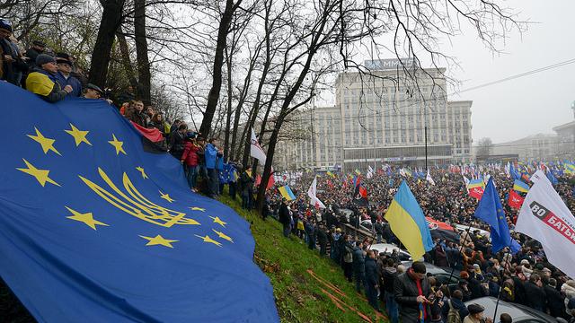 Trotz Friedensplan von Minsk verabschiedet EU neue Sanktionen gegen Russland