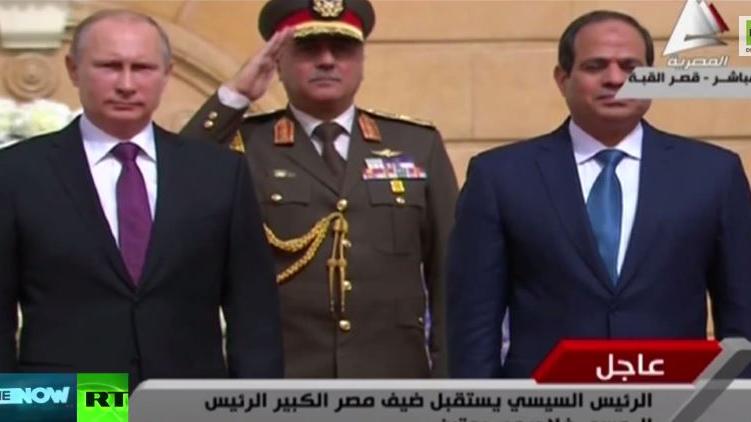 Ägyptische Militärkapelle spielt russische Hymne bei Putin-Besuch - Naja, versucht es zumindest