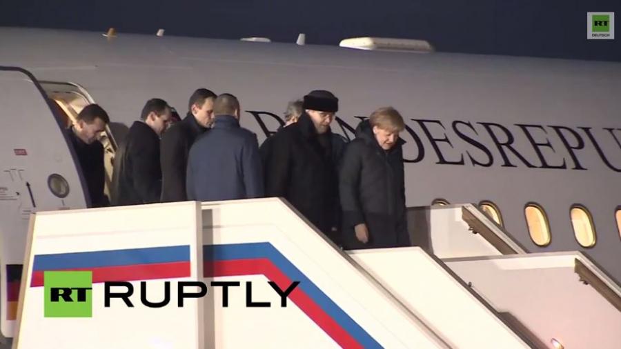 Merkel und Hollande treffen in Moskau für Ukraine-Gespräch ein