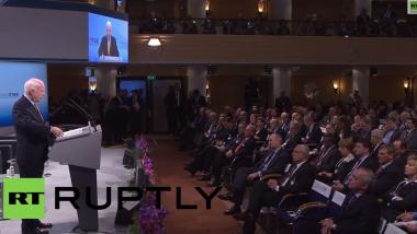 McCain in München: Waffen für die Ukraine, denn Putin will keine diplomatische Lösung