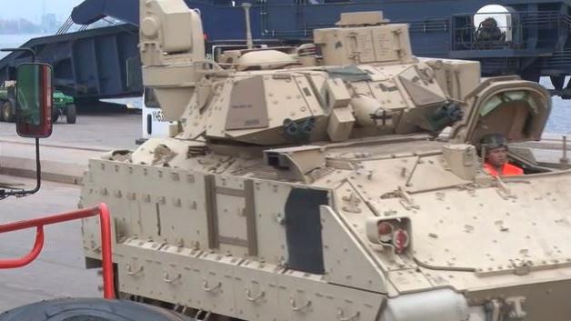 Lettland fühlt sich offiziell dank neuer US-Panzer "etwas sicherer"