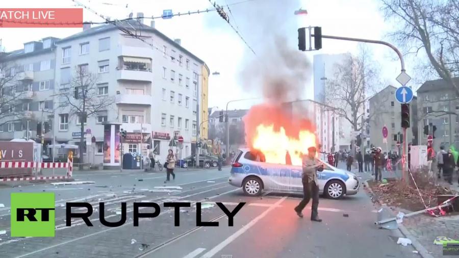 Blockupy Frankfurt: Massive Gewalteskalation auf beiden Seiten - Polizeiautos brennen