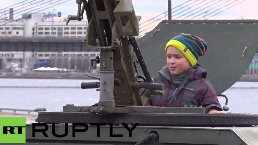"Ihr Kinderlein kommet..." - US-Werbetour durch Osteuropa zielt insbesondere auf Militarisierung von Kindern