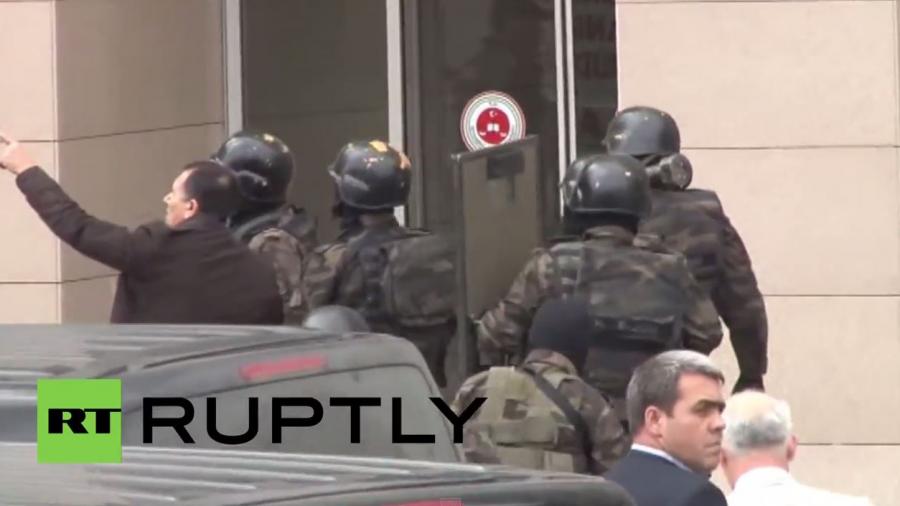 Türkei: Spezialeinheiten stürmen Istanbuler Gerichtsgebäude nach Geiselnahme