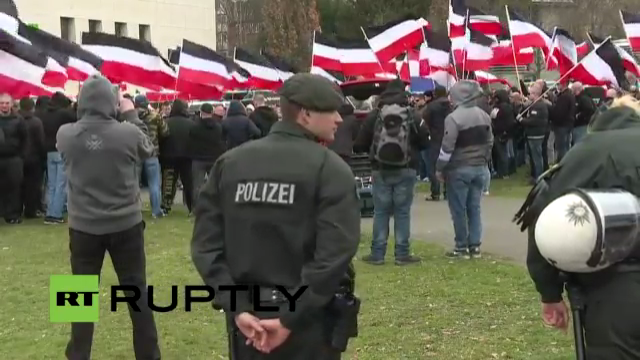 Live: Rechtsradikale Partei versucht durch Dortmund zu ziehen – Antifa ruft zur Blockade auf