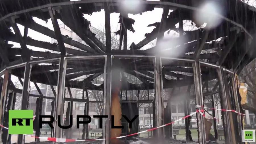 Anschlag? Kunstprojekt für Flüchtlinge in Berlin niedergebrannt