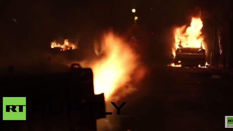 Griechenland: Fliegende Flaschen und brennende Autos in Athen