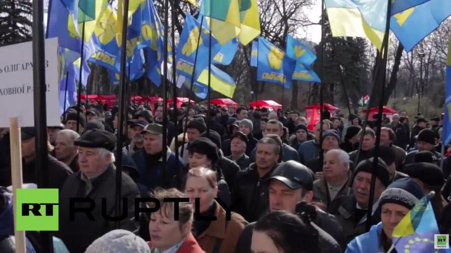 Ukraine: Hunderte Swoboda-Anhänger fordern Rücktritt von Premier Jazenjuk
