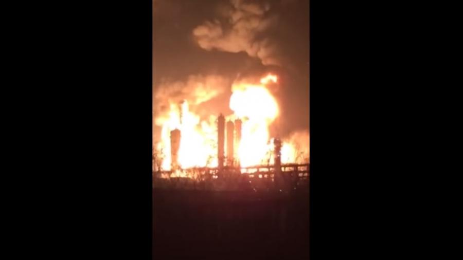 Inferno: Chinesische Chemiefabrik explodiert