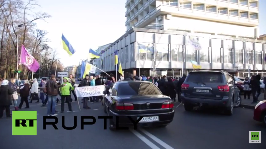 Ukraine: „Finanz Maidan" Aktivisten blockieren Straßen in Kiew