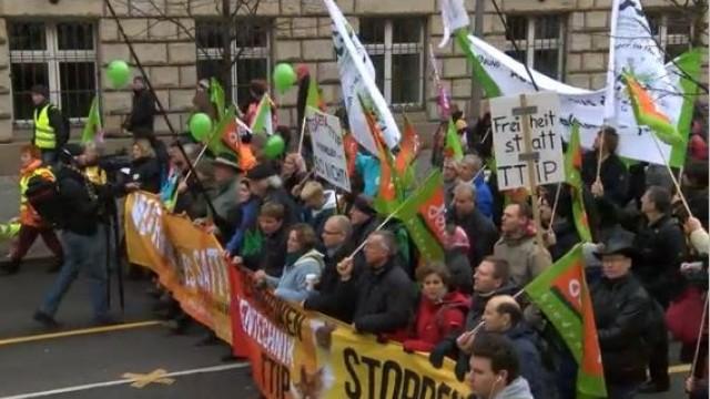 Live: Berlin macht mit beim weltweiten Protesttag gegen TTIP