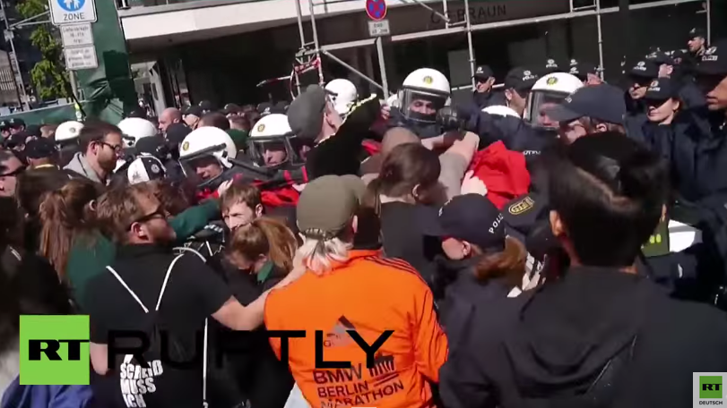 Stuttgart: Tausende gegen Pegida - Konfrontationen zwischen Polizei und Demonstranten