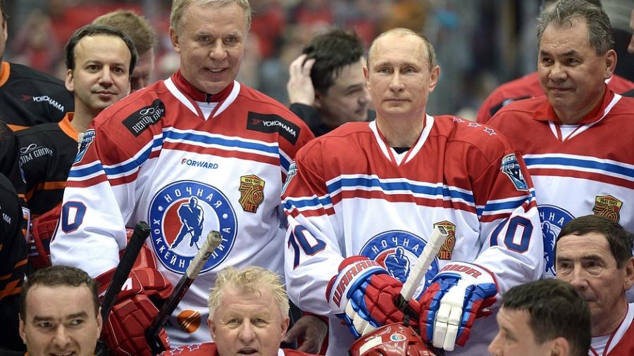 Russland: Putin erzielt acht Tore in Eishockey-Spiel zu Ehren des WWII Sieges