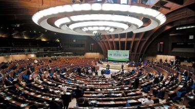 Live: Pressekonferenz zum EU-Konzept über Militäreinsätze gegen Flüchtlingsschlepper – deutsche Übersetzung
