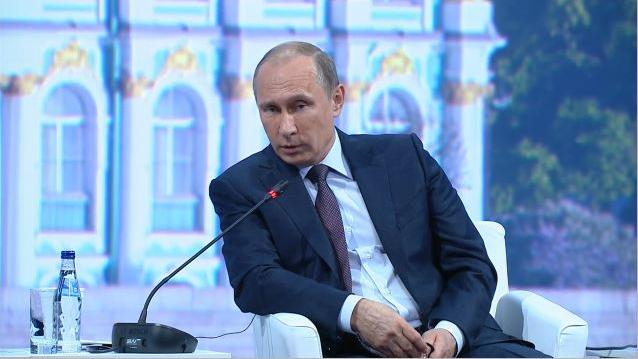 Putin unterstreicht Solidarität mit der syrischen Regierung und äußert sich zu Waffenlieferungen in die Ostukraine