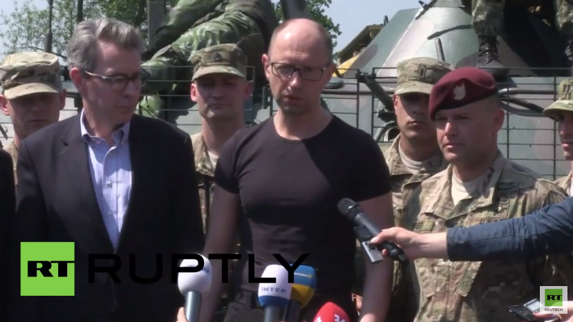 Jazenjuk besucht US-Trainingslager in der Ukraine und bedankt sich für neue Ausrüstung und neue Taktiken