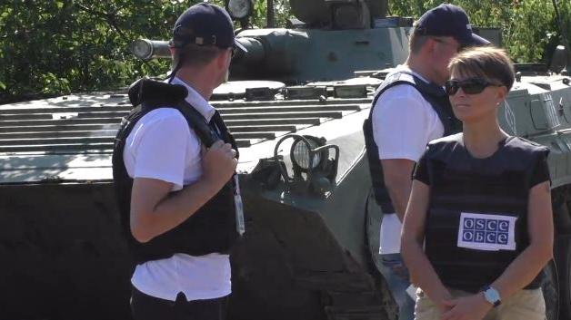 OSZE bestätigt einseitigen Waffenabzug der ostukrainischen Milizen von der Demarkationslinie