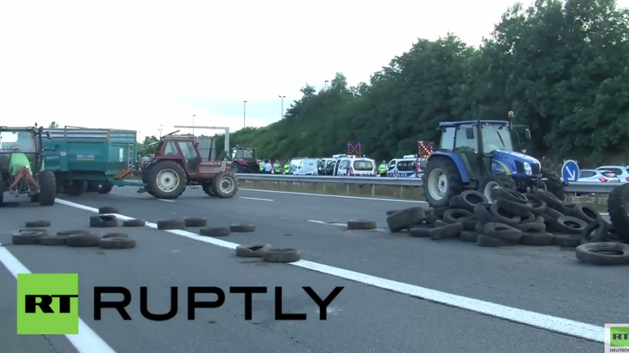 Frankreich: Landwirte blockieren wichtige Autobahnen aus Protest gegen sinkende Einnahmen