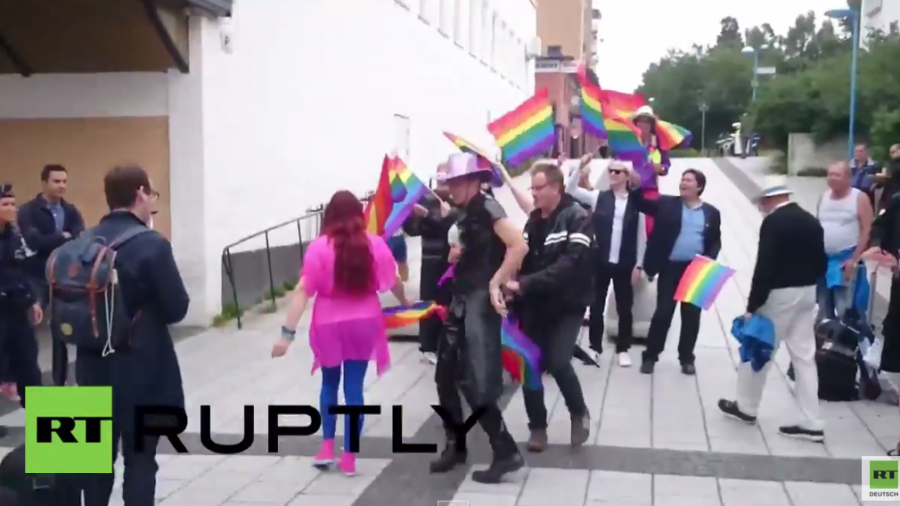 Schweden: Rechtspopulist organisiert Demo für Homosexuelle in Migrantenviertel