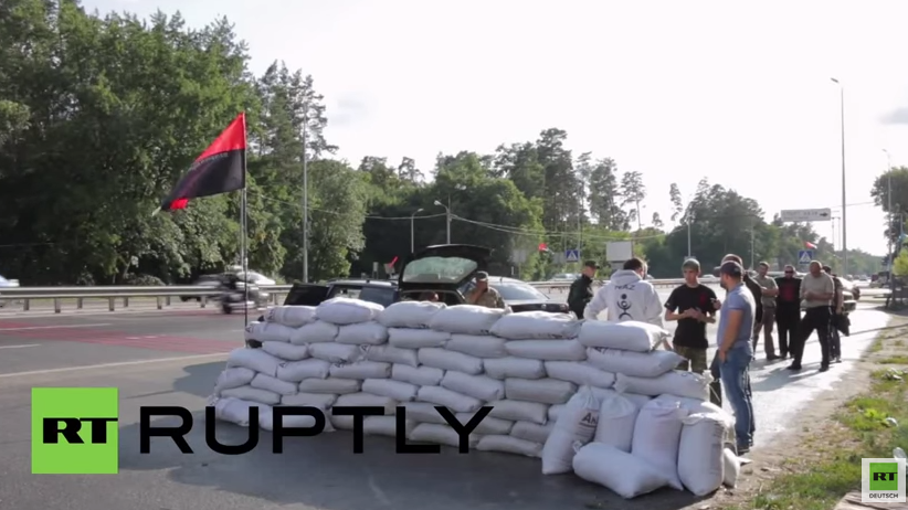 Rechter Sektor errichtet Checkpoint am Stadtrand von Kiew