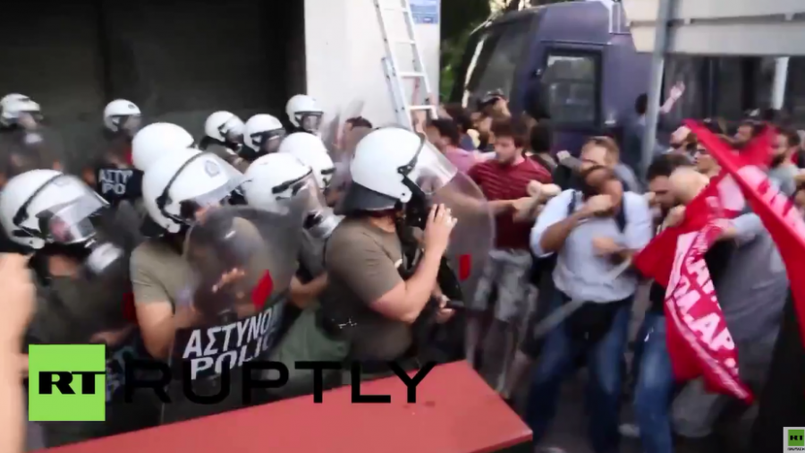 Griechenland: Zusammenstöße mit der Polizei vor EU-Büros
