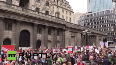 Live: Protest gegen massive Kürzungen und Sparpolitik in London